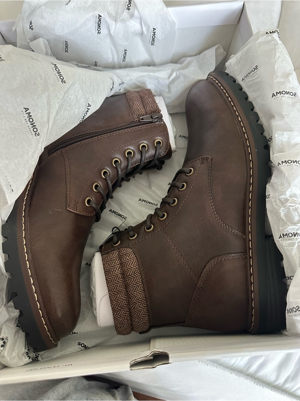 NWT   SONOMA Men's "Stratford" Boots w/Ortholite   Size 8M  Brown   MSRP $59.99